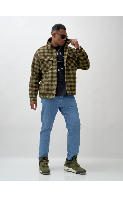 Мужская шерстяная рубашка прямого кроя в клетку.