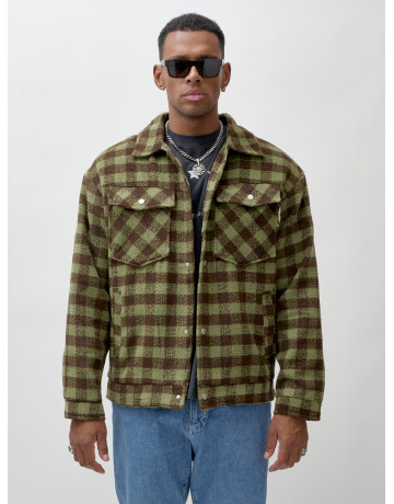 Мужская шерстяная рубашка прямого кроя в клетку.