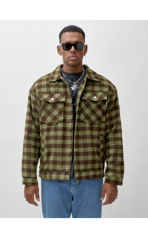 Мужская шерстяная рубашка прямого кроя в клетку.