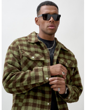 Мужская шерстяная рубашка прямого кроя в клетку.