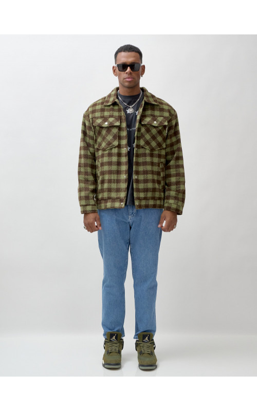 Мужская шерстяная рубашка прямого кроя в клетку.