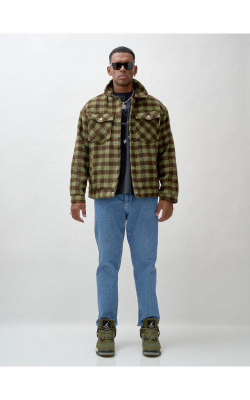 Мужская шерстяная рубашка прямого кроя в клетку.