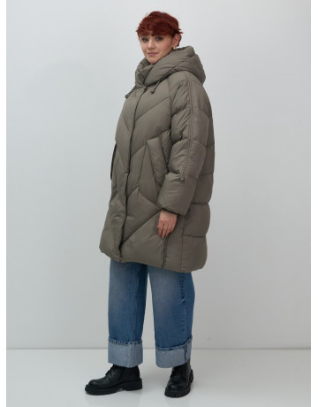 Длинный женский пуховик для зимы.