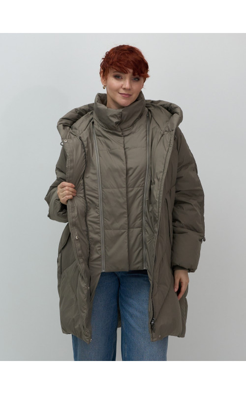 Длинный женский пуховик для зимы.