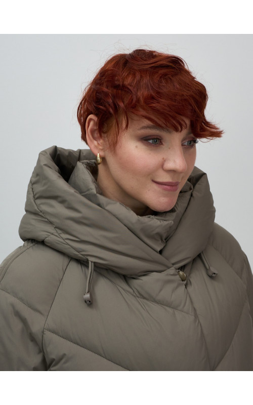 Длинный женский пуховик для зимы.