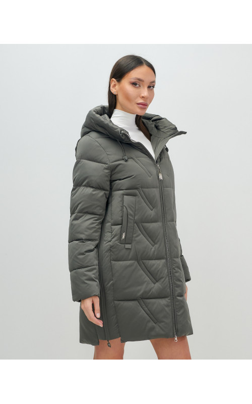 Женский зимний пуховик с капюшоном для холодной погоды.