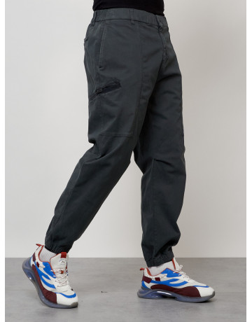 Мужские брюки зауженного кроя.