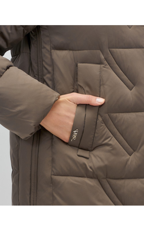 Тёплый женский пуховик с капюшоном для зимы