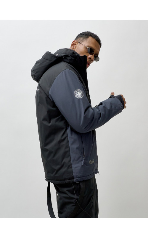 Мужской зимний горнолыжный костюм для активного отдыха.