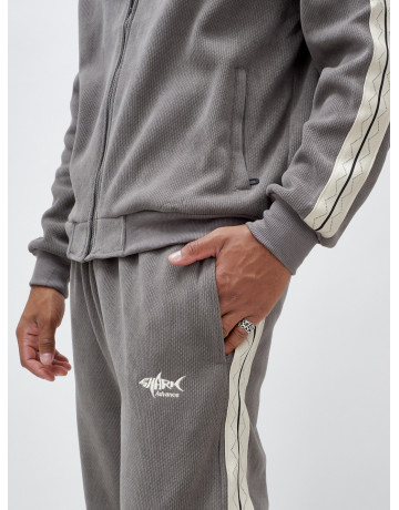 Мужской спортивный утеплённый костюм с начёсом для активного образа жизни.