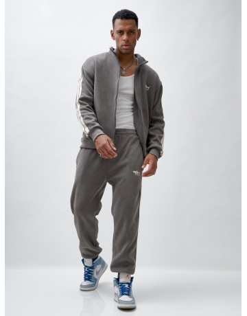 Мужской спортивный утеплённый костюм с начёсом для активного образа жизни.