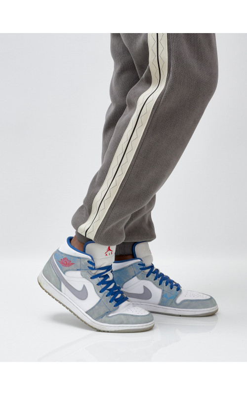 Мужской спортивный утеплённый костюм с начёсом для активного образа жизни.