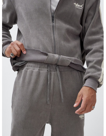 Мужской спортивный утеплённый костюм с начёсом для активного образа жизни.