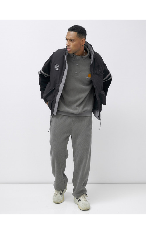 Мужская утеплённая жилетка для активного отдыха и повседневной носки.