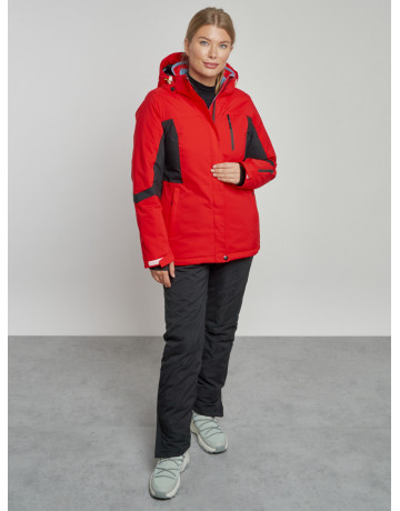 Женский горнолыжный костюм для зимних видов спорта.