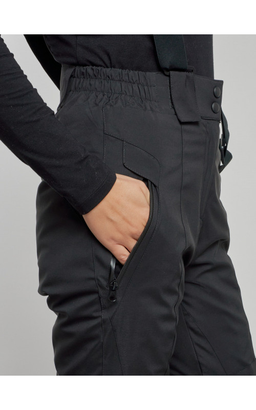 Женский горнолыжный костюм для зимних видов спорта.