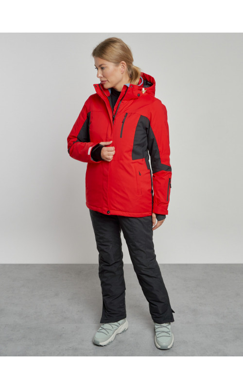 Женский горнолыжный костюм для зимних видов спорта.