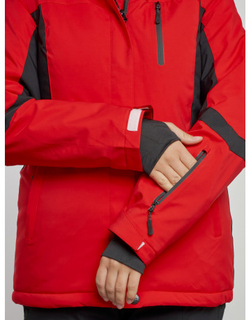 Женский горнолыжный костюм для зимних видов спорта.