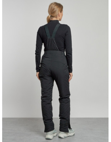 Женский горнолыжный костюм для зимних видов спорта.