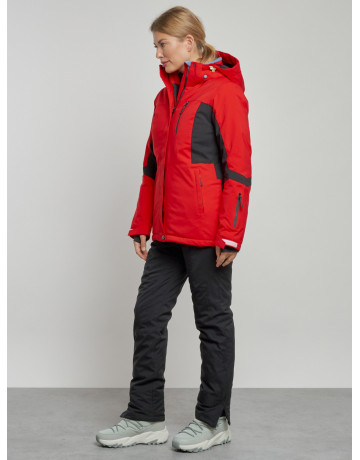 Женский горнолыжный костюм для зимних видов спорта.