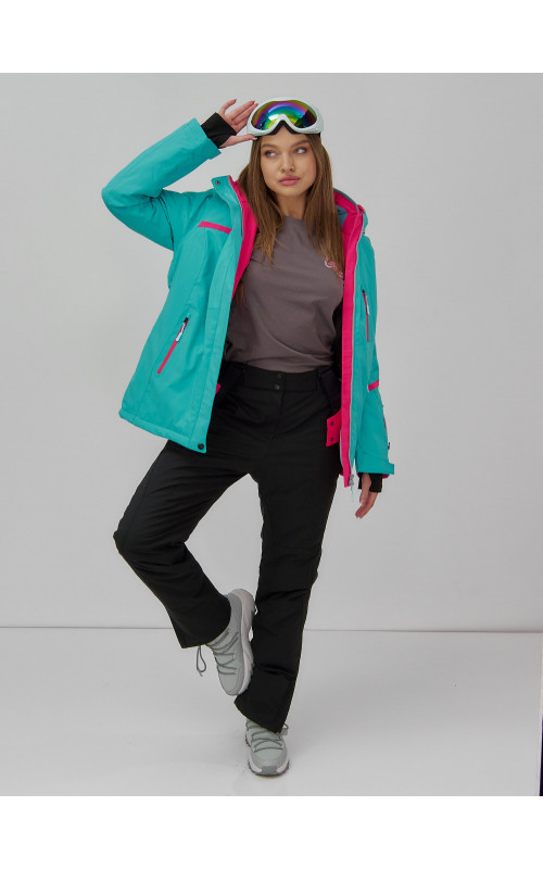 Женский горнолыжный костюм: стиль и комфорт для зимних приключений.