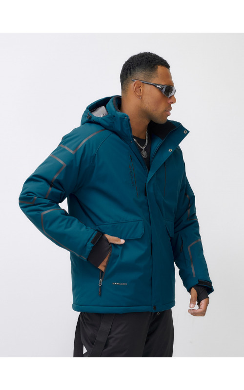 Мужской горнолыжный костюм для активного отдыха.