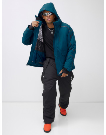 Мужской горнолыжный костюм для активного отдыха.