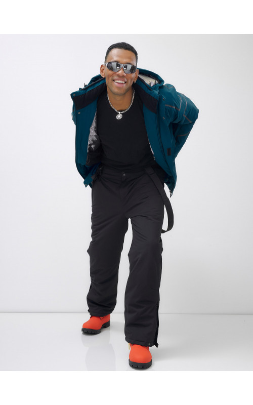 Мужской горнолыжный костюм для активного отдыха.