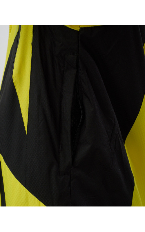 Горнолыжный костюм для активных мужчин.