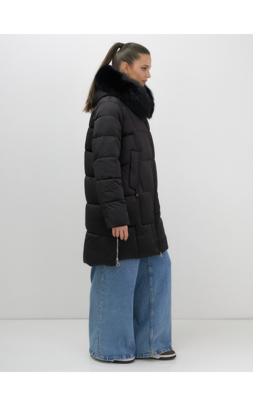 Длинный зимний пуховик премиум-класса.