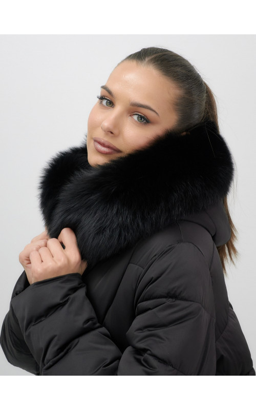 Длинный зимний пуховик премиум-класса.