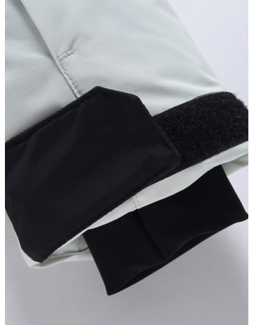 Горнолыжный костюм для подростков: защита и комфорт в холода