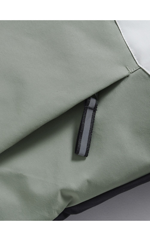 Горнолыжный костюм для подростков: защита и комфорт в холода