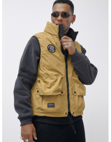 Мужская утеплённая жилетка для активного отдыха и города.