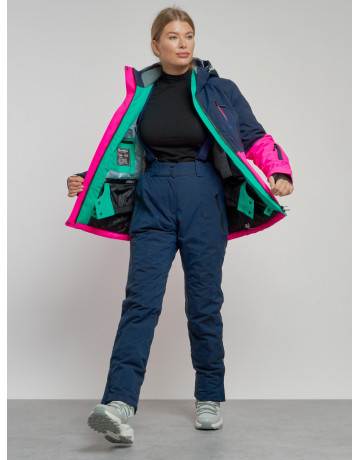 Женский горнолыжный костюм для зимних видов спорта.