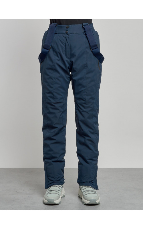 Женский горнолыжный костюм для зимних видов спорта.