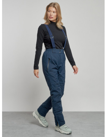 Женский горнолыжный костюм для зимних видов спорта.