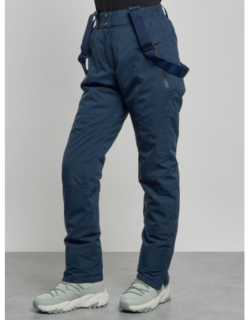 Женский горнолыжный костюм для зимних видов спорта.