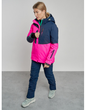 Женский горнолыжный костюм для зимних видов спорта.