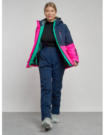 Женский горнолыжный костюм для зимних видов спорта.