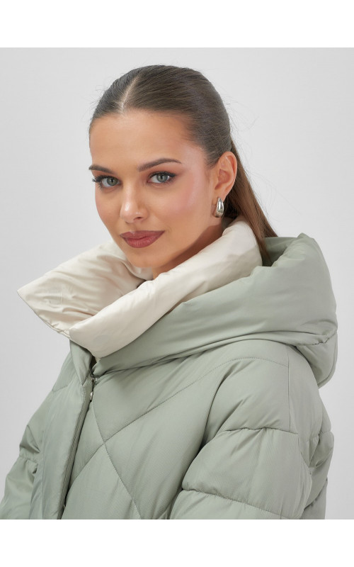 Тёплый женский пуховик с капюшоном для зимы большого размера.