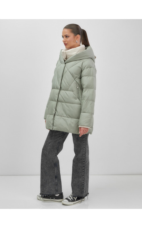 Тёплый женский пуховик с капюшоном для зимы большого размера.