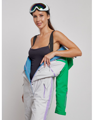 Зимний женский комбинезон для зимних видов спорта.