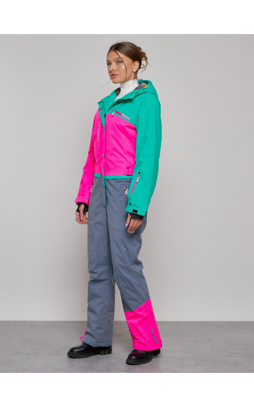 Зимний женский комбинезон для зимних видов спорта.