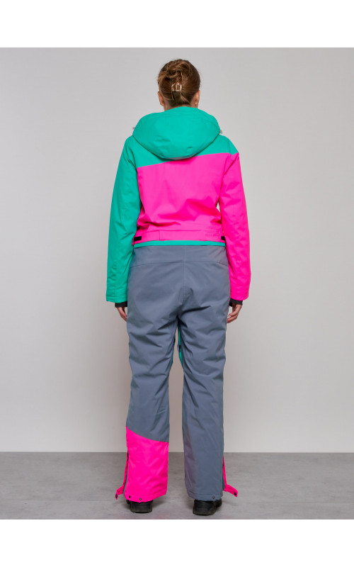 Зимний женский комбинезон для зимних видов спорта.