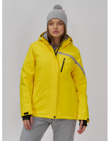 Женский горнолыжный костюм для зимних активностей.