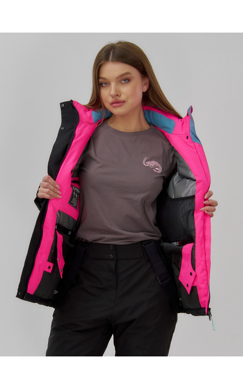 Женский горнолыжный костюм для активного отдыха.