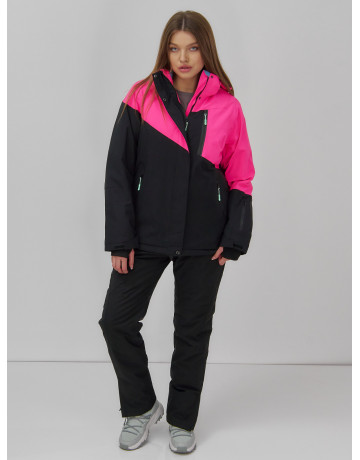 Женский горнолыжный костюм для активного отдыха.