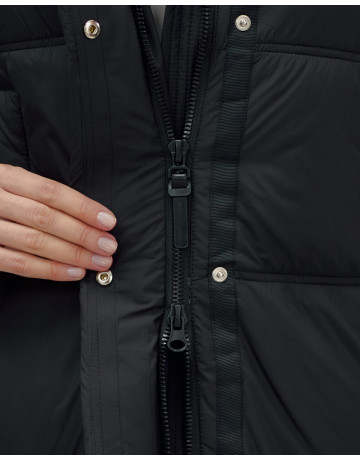 Длинный женский пуховик с капюшоном для зимы