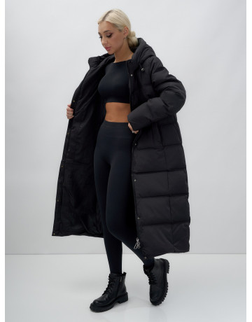 Длинный зимний пуховик для женщин.